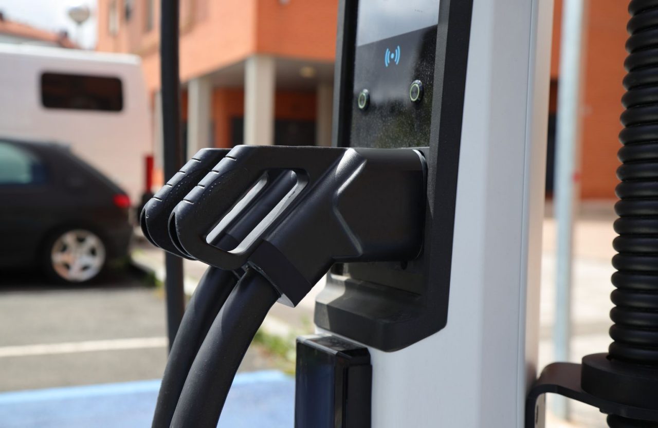 GarantiBlog_ARAGörsel_JPEG - GarantiBlog_AraGörsel_Mayıs 2025-Hibrit Araba mı Elektrikli Araba mı: Farkları Ne?_210525